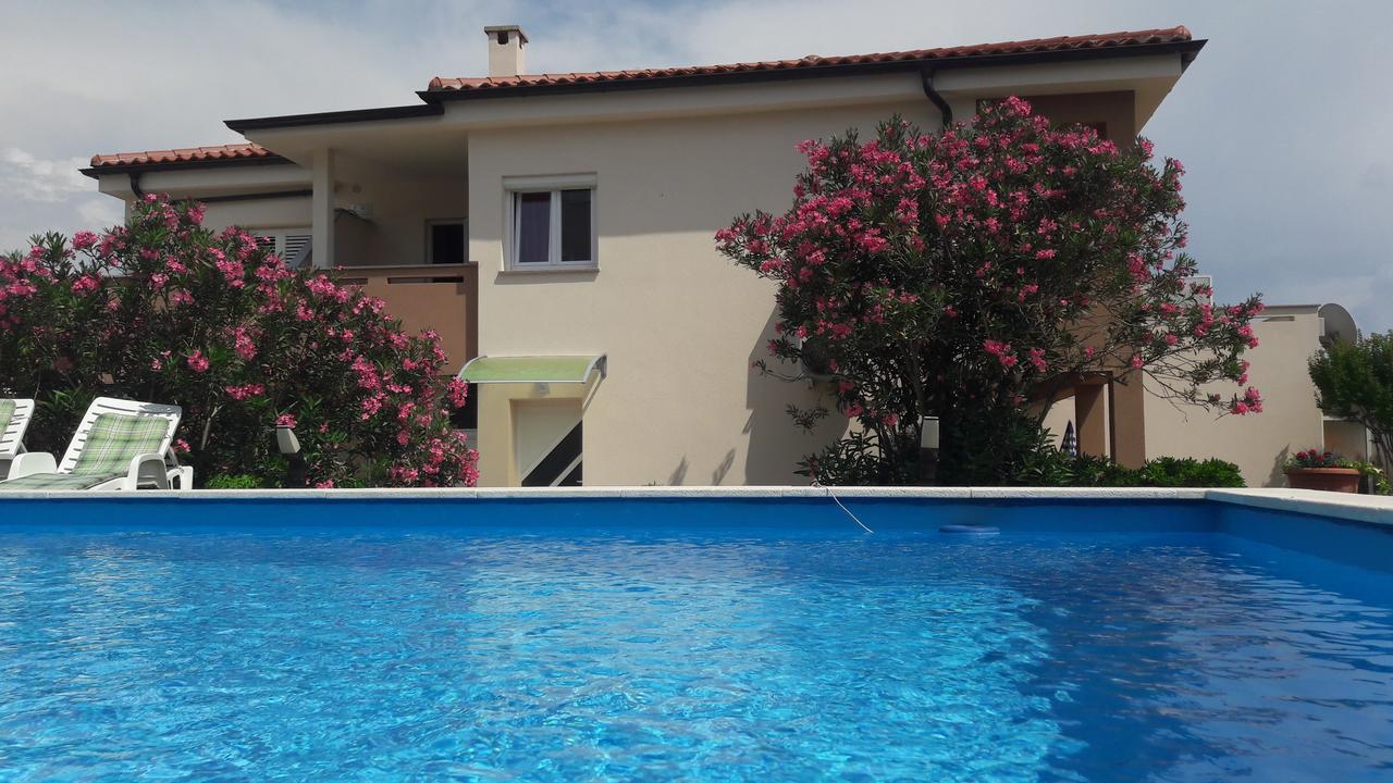 باشْكا Apartments Nadia المظهر الخارجي الصورة